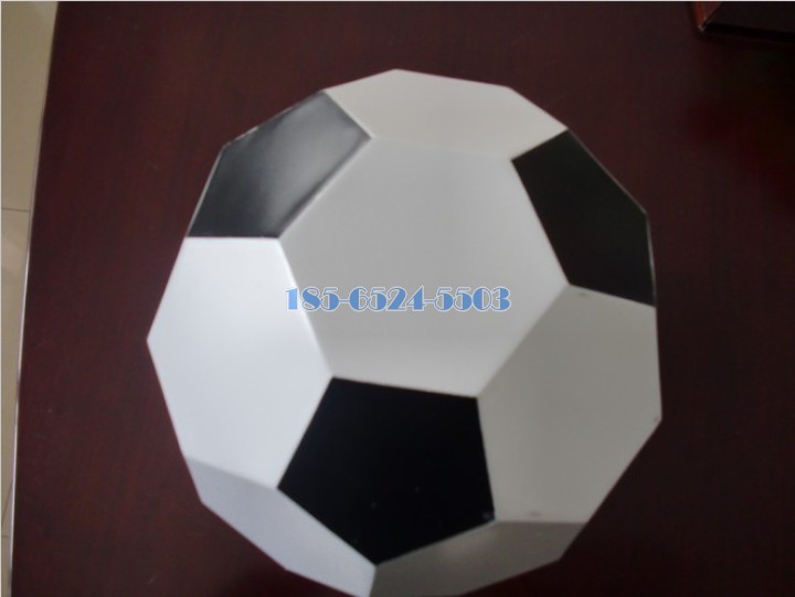 黑白色足球造型铝单板工艺品