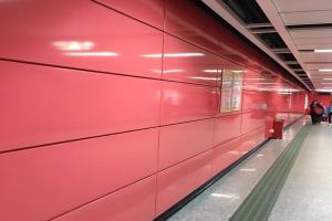 地铁站墙面粉红色烤瓷铝板