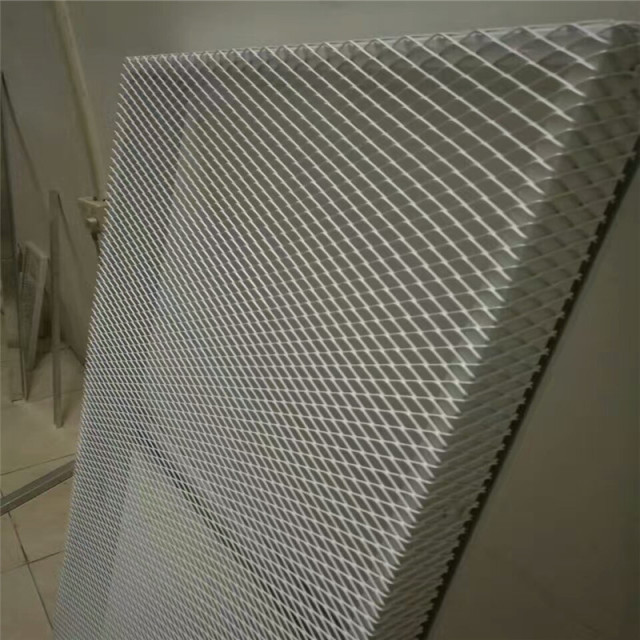 铝网外包边框的铝拉网板