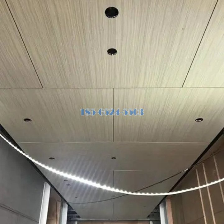 吊顶木纹铝蜂窝板走廊案例