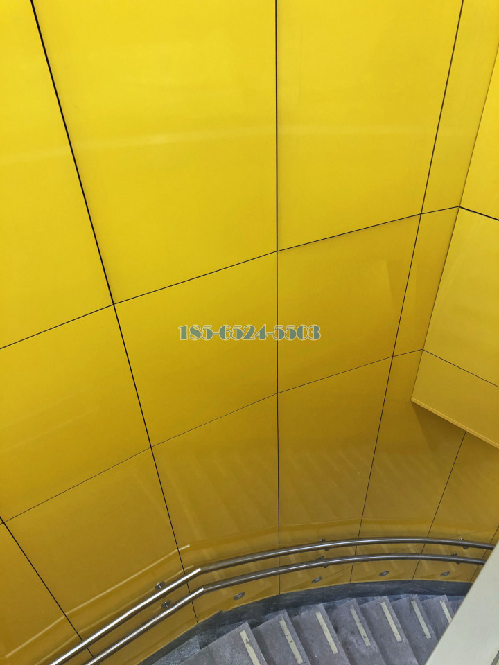 地铁站墙面高光黄_色烤瓷铝单板