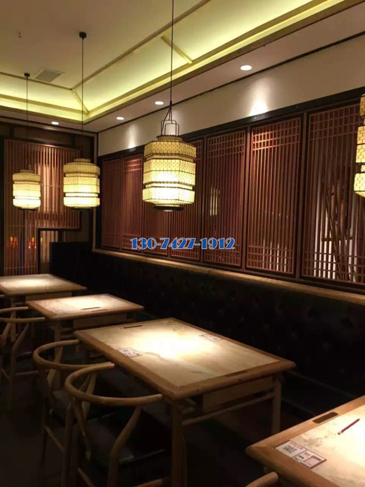 高笈餐厅中式仿木纹铝花格