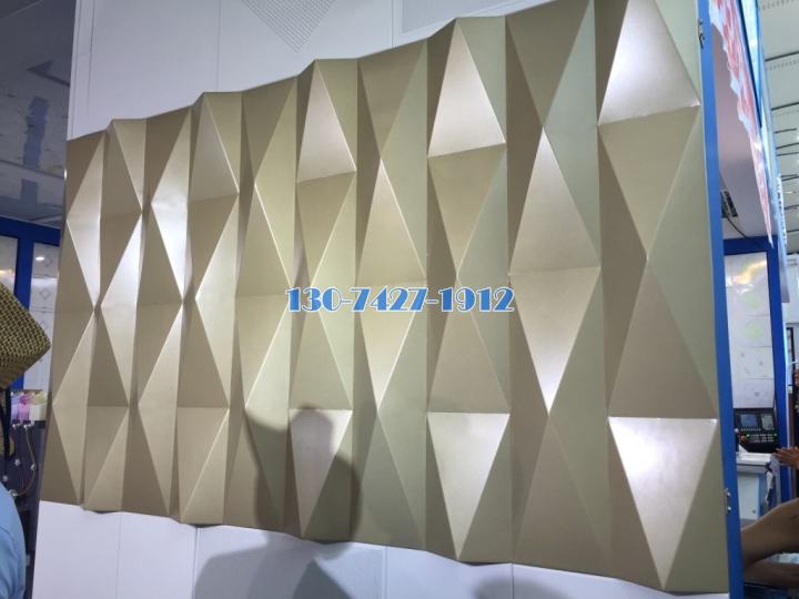 三角锥形背景墙铝单板